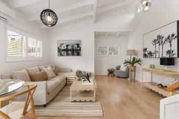 2/42 Fairlands Avenue, Waterview