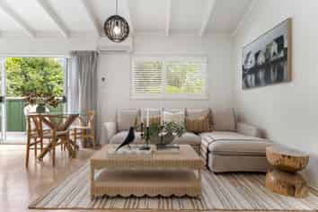 2/42 Fairlands Avenue, Waterview