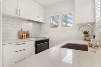 2/42 Fairlands Avenue, Waterview