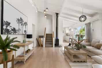 2/42 Fairlands Avenue, Waterview