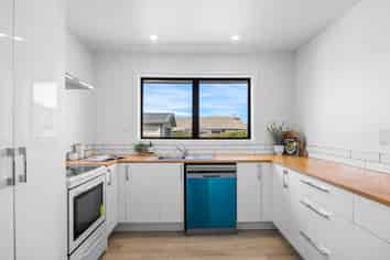 62 Achilles Street, Burwood