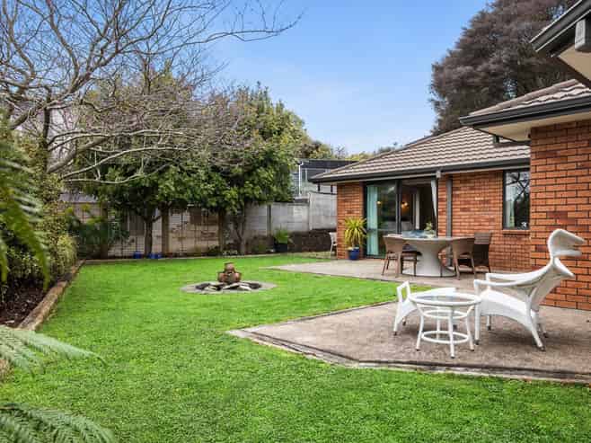 12 Chesterton Drive, Cambridge