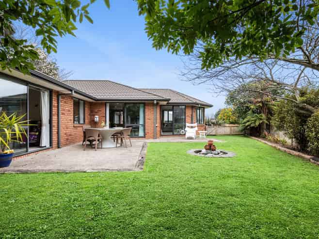 12 Chesterton Drive, Cambridge