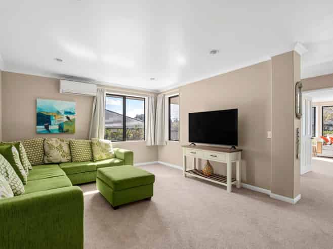 12 Chesterton Drive, Cambridge