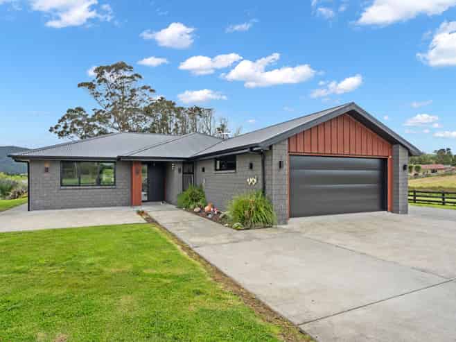 16 Moorey Lane, OTAIKA