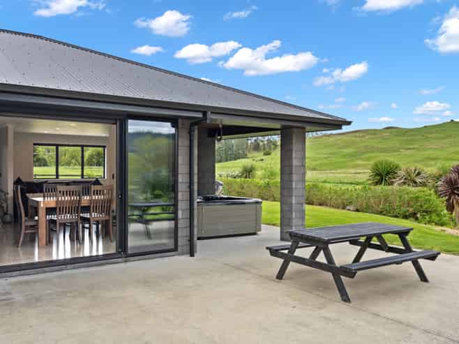 16 Moorey Lane, OTAIKA