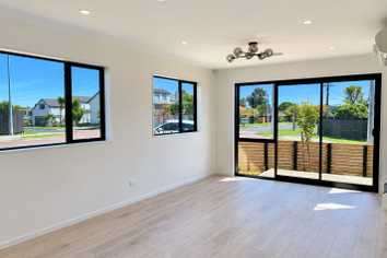 1/103 Flanshaw Road, Te Atatu South