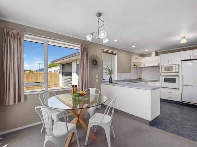 2/75 Howick Road, Redwoodtown