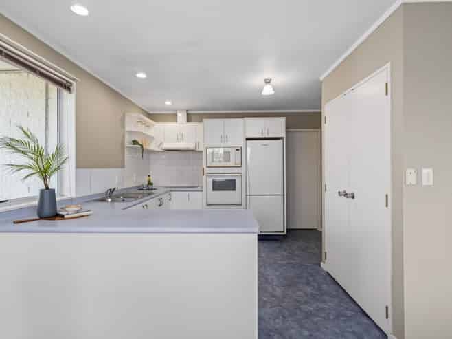 2/75 Howick Road, Redwoodtown