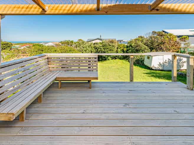 11 Pingao Place, Waiinu Beach