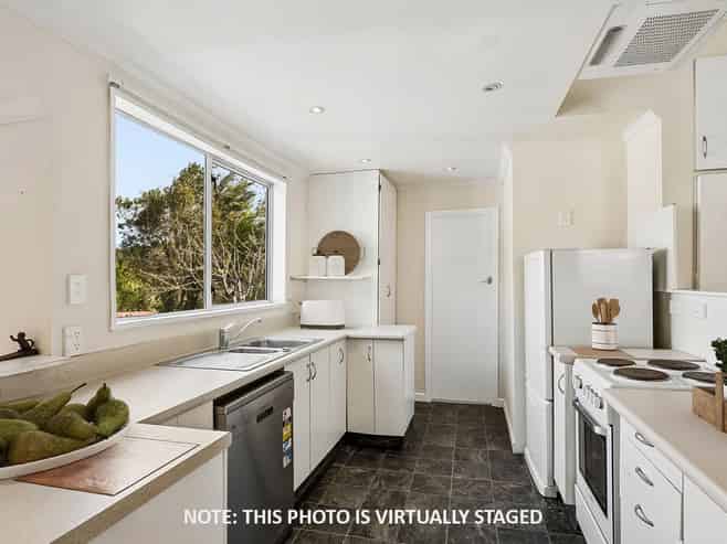 38 Blacks Road, North East Valley