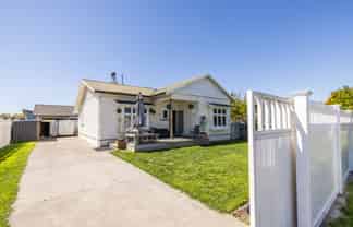 700 Buller Street, Akina