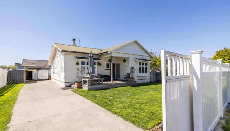 700 Buller Street, Akina