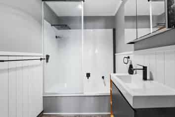 700 Buller Street, Akina