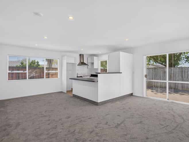 58B Whiting Crescent, Greenmeadows