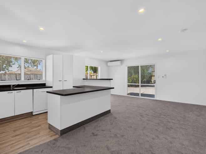 58B Whiting Crescent, Greenmeadows