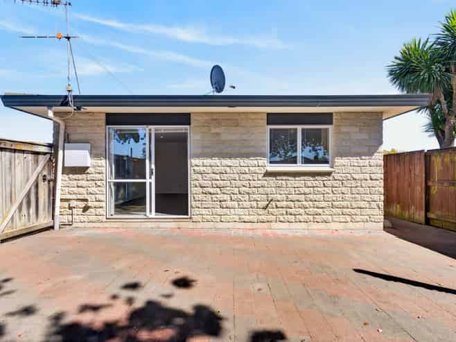 58B Whiting Crescent, Greenmeadows