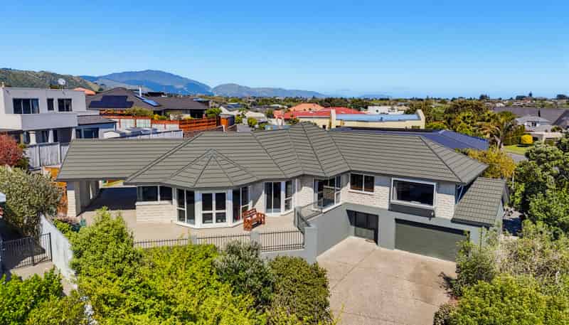 111 Milne Drive, Paraparaumu