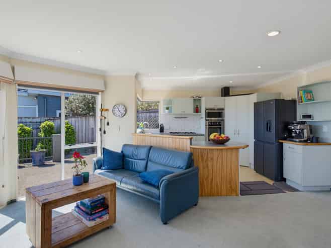 111 Milne Drive, Paraparaumu
