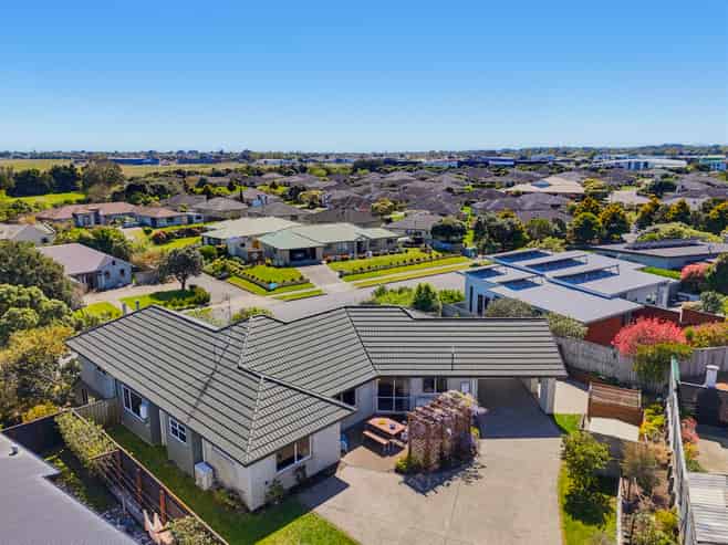 111 Milne Drive, Paraparaumu