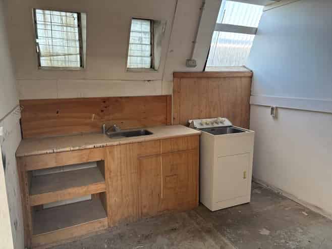 Drive-Through Industrial With Secure Yard On SH1