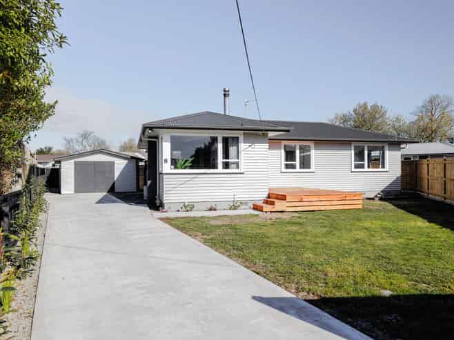 8 Firth Place, Awapuni