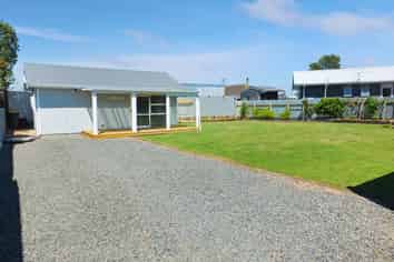 16A Edinburgh Terrace, Foxton Beach