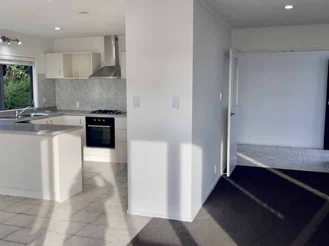 90B Pupuke Road, Hillcrest
