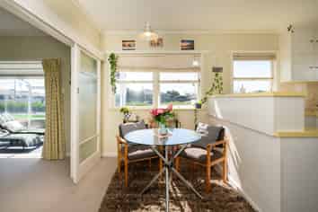 301 Frimley Avenue, Frimley