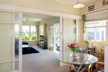 301 Frimley Avenue, Frimley