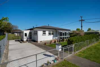 301 Frimley Avenue, Frimley