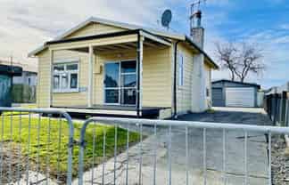 908 Lyell Street, Akina