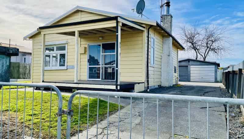 908 Lyell Street, Akina