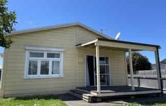 908 Lyell Street, Akina