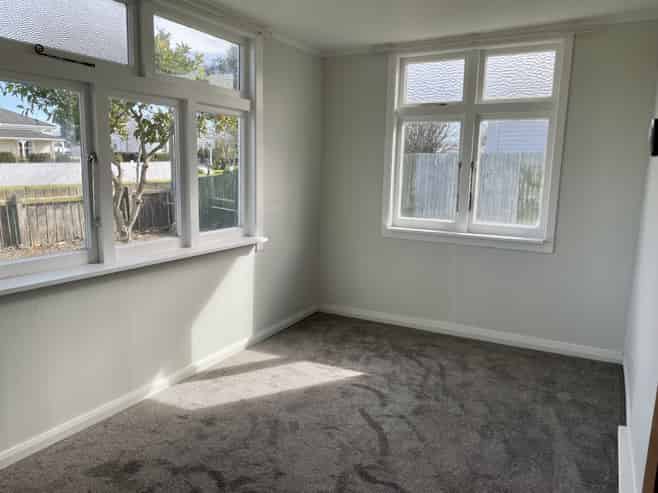 908 Lyell Street, Akina