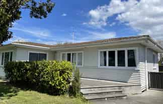 805 Clive Street, Akina