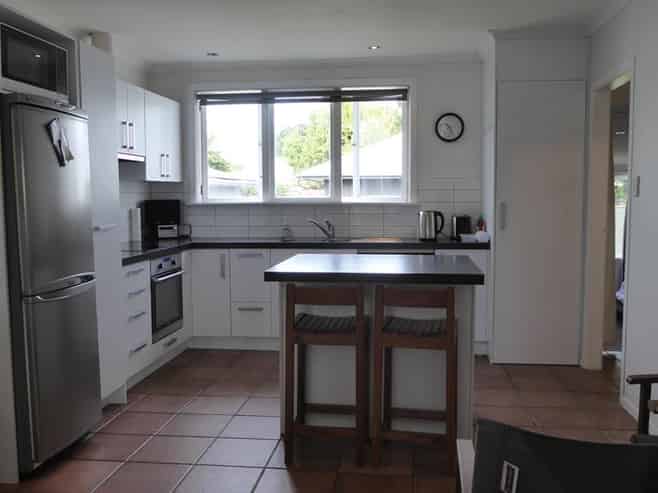 805 Clive Street, Akina