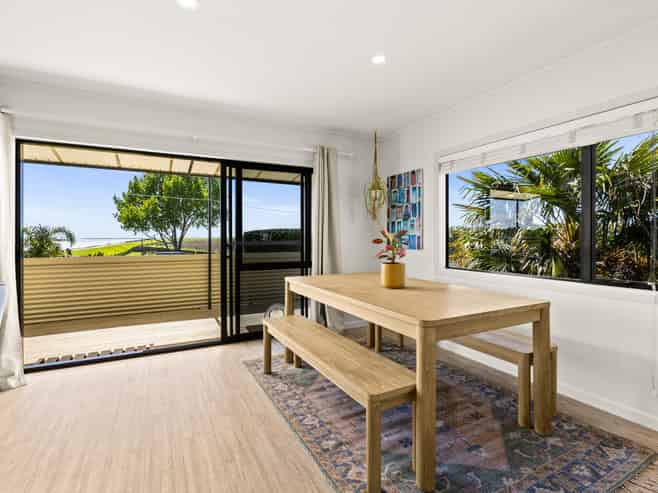 17 Old Ferry Road, Clive