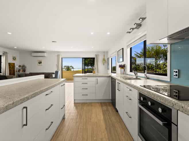 17 Old Ferry Road, Clive