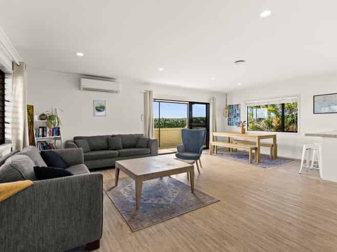 17 Old Ferry Road, Clive