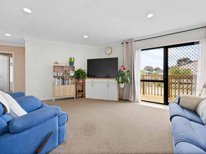 54 Meadowood Drive, Unsworth Heights