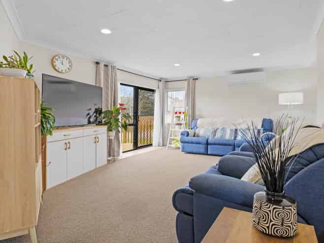 54 Meadowood Drive, Unsworth Heights