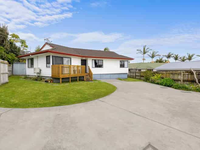 54 Meadowood Drive, Unsworth Heights