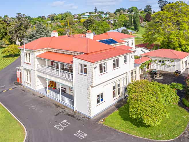 Elegant stately homestead, endless opportunities!