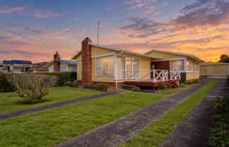 51 Thompson Terrace, Manurewa