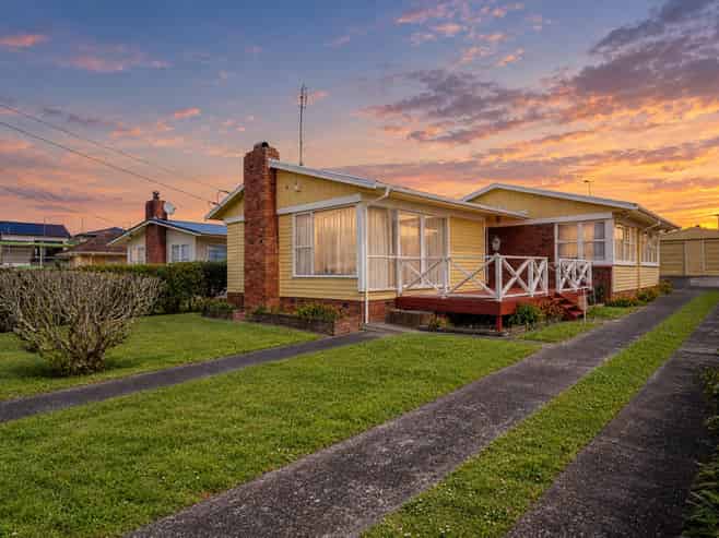 51 Thompson Terrace, Manurewa