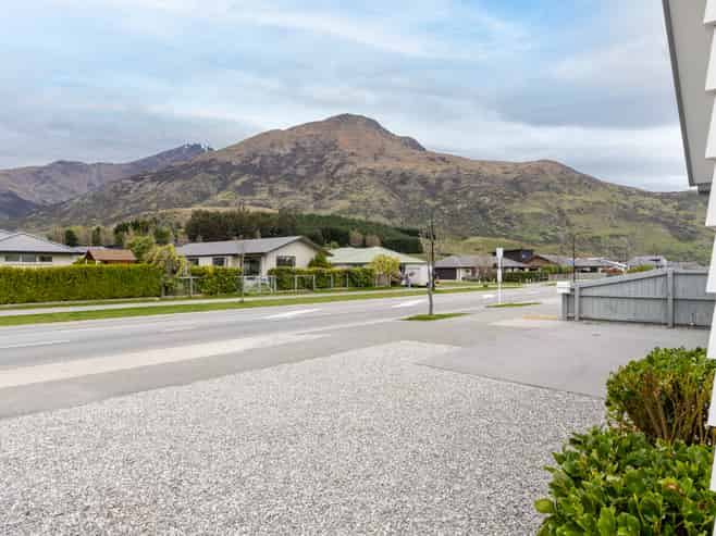 37 Jones Avenue, Lower Shotover