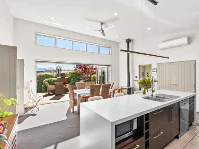 8 Pearce Place, Wanaka