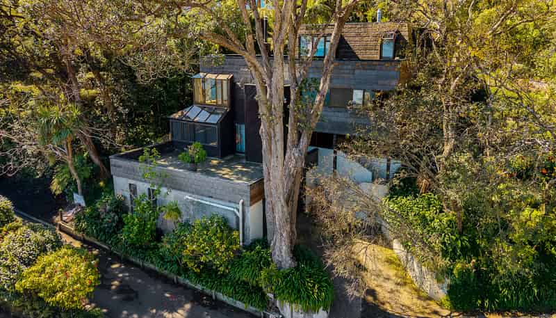 11A Taumaru Ave, Lowry Bay