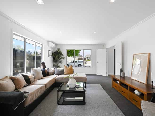 12 Darjon Drive, Huntington